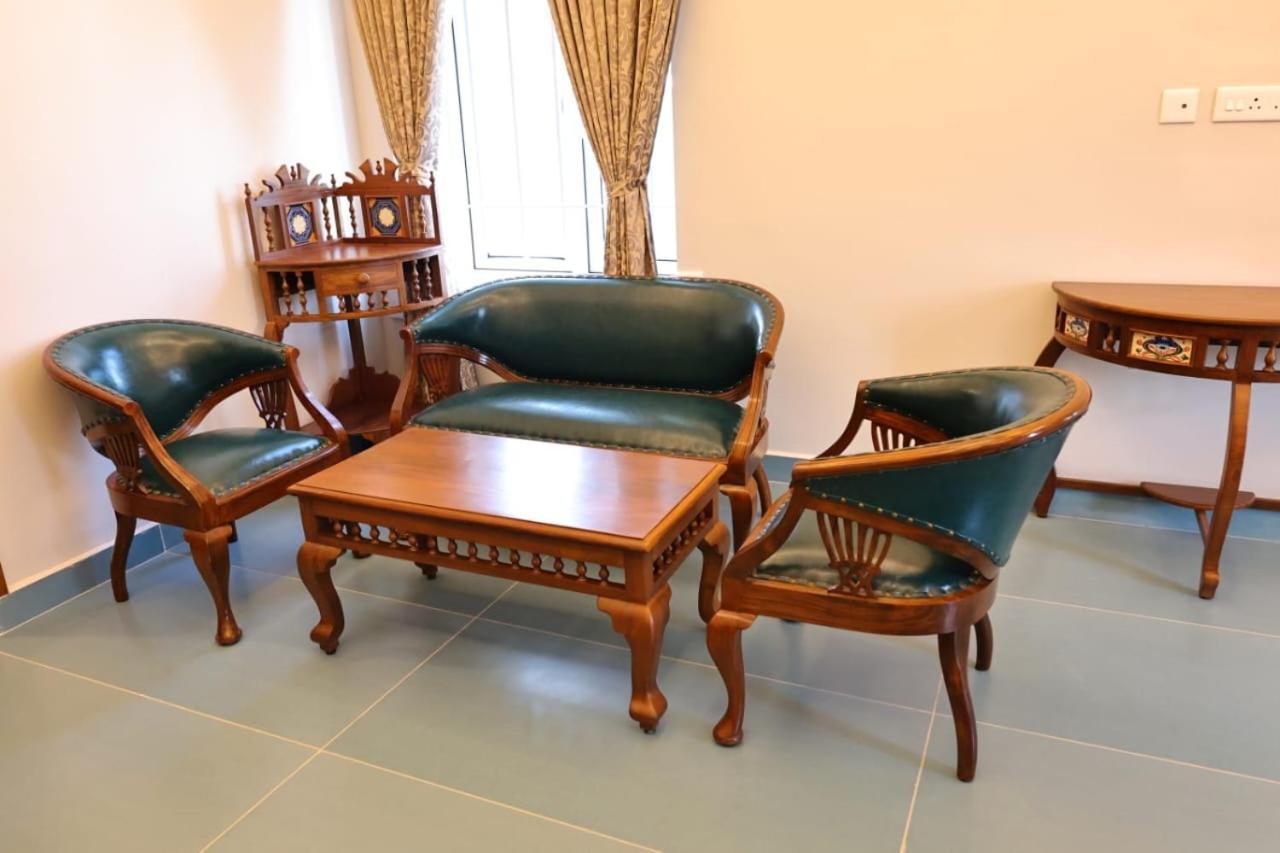 Le Colonial Suites Puducherry Eksteriør billede