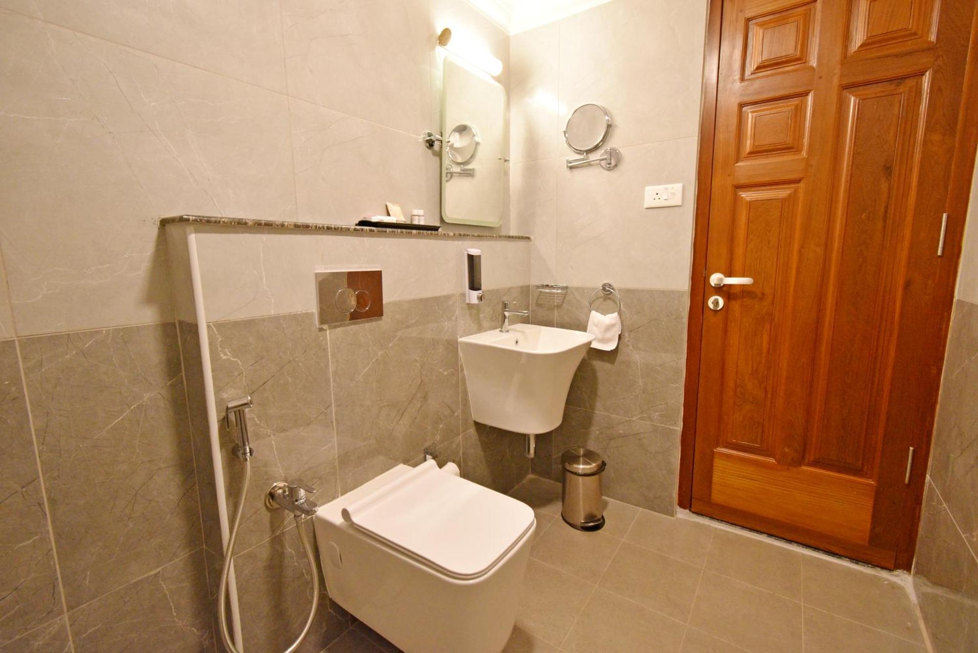 Le Colonial Suites Puducherry Eksteriør billede