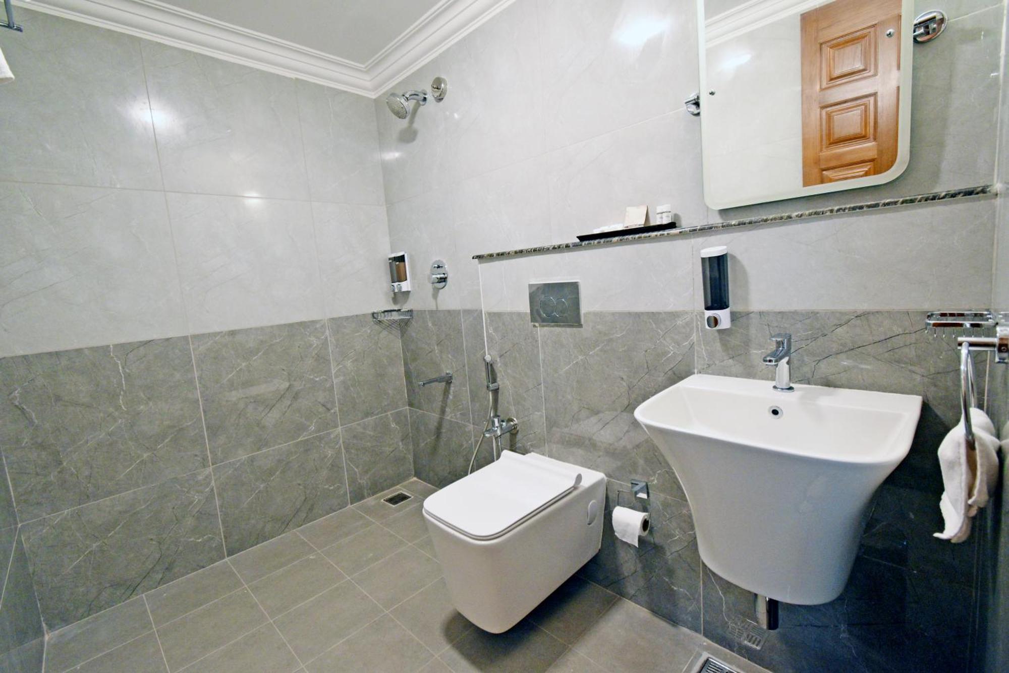 Le Colonial Suites Puducherry Eksteriør billede