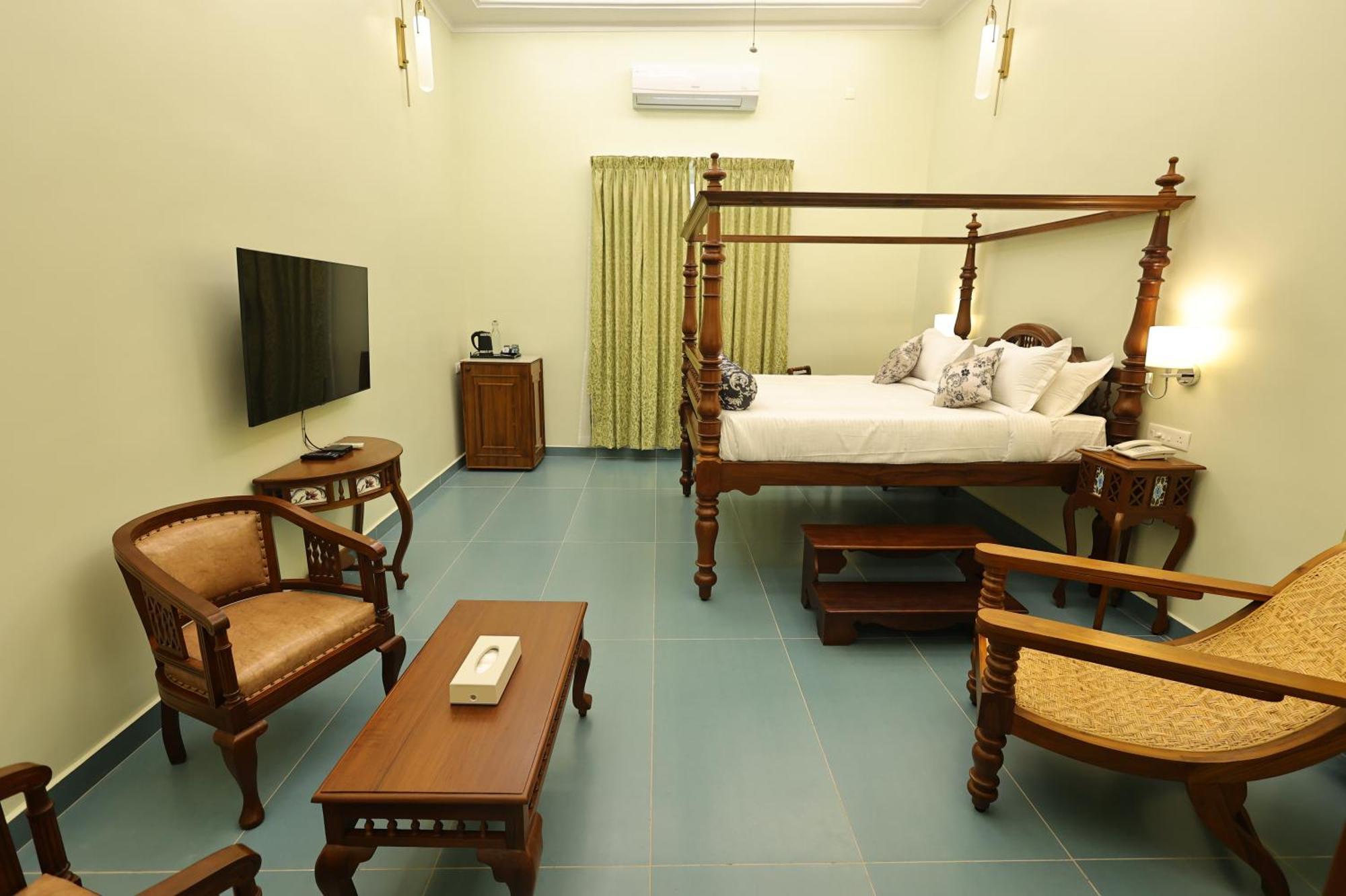 Le Colonial Suites Puducherry Eksteriør billede