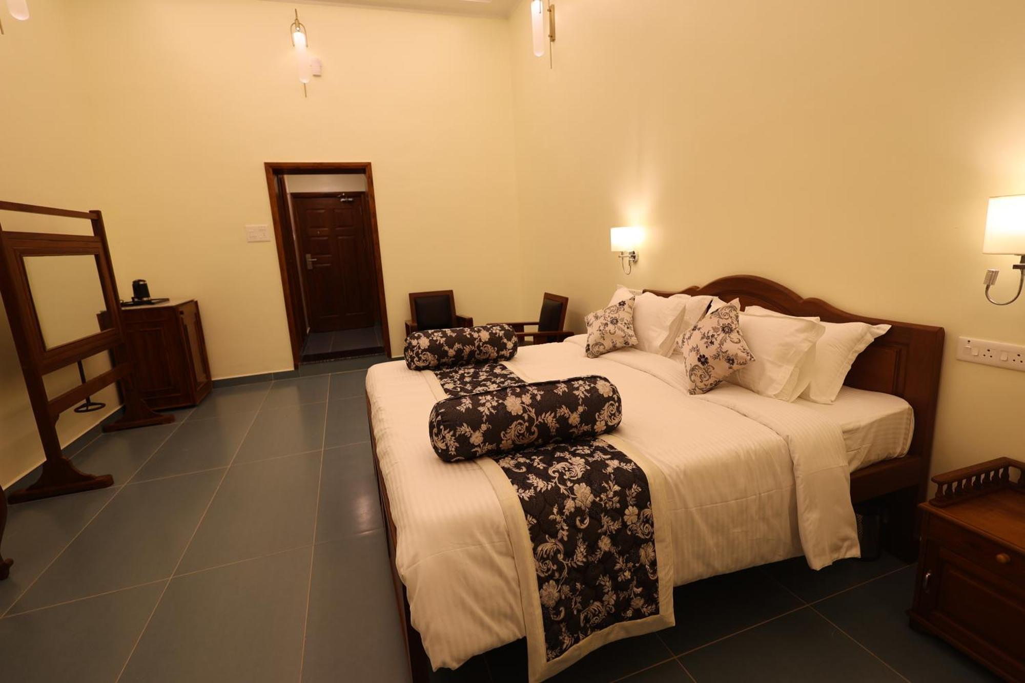 Le Colonial Suites Puducherry Eksteriør billede