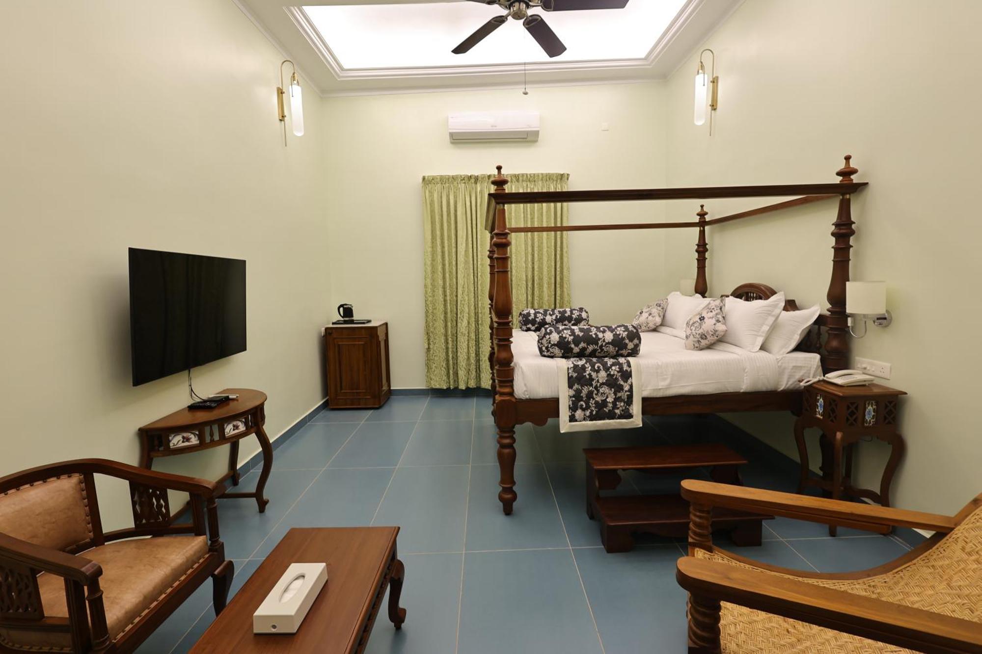 Le Colonial Suites Puducherry Eksteriør billede