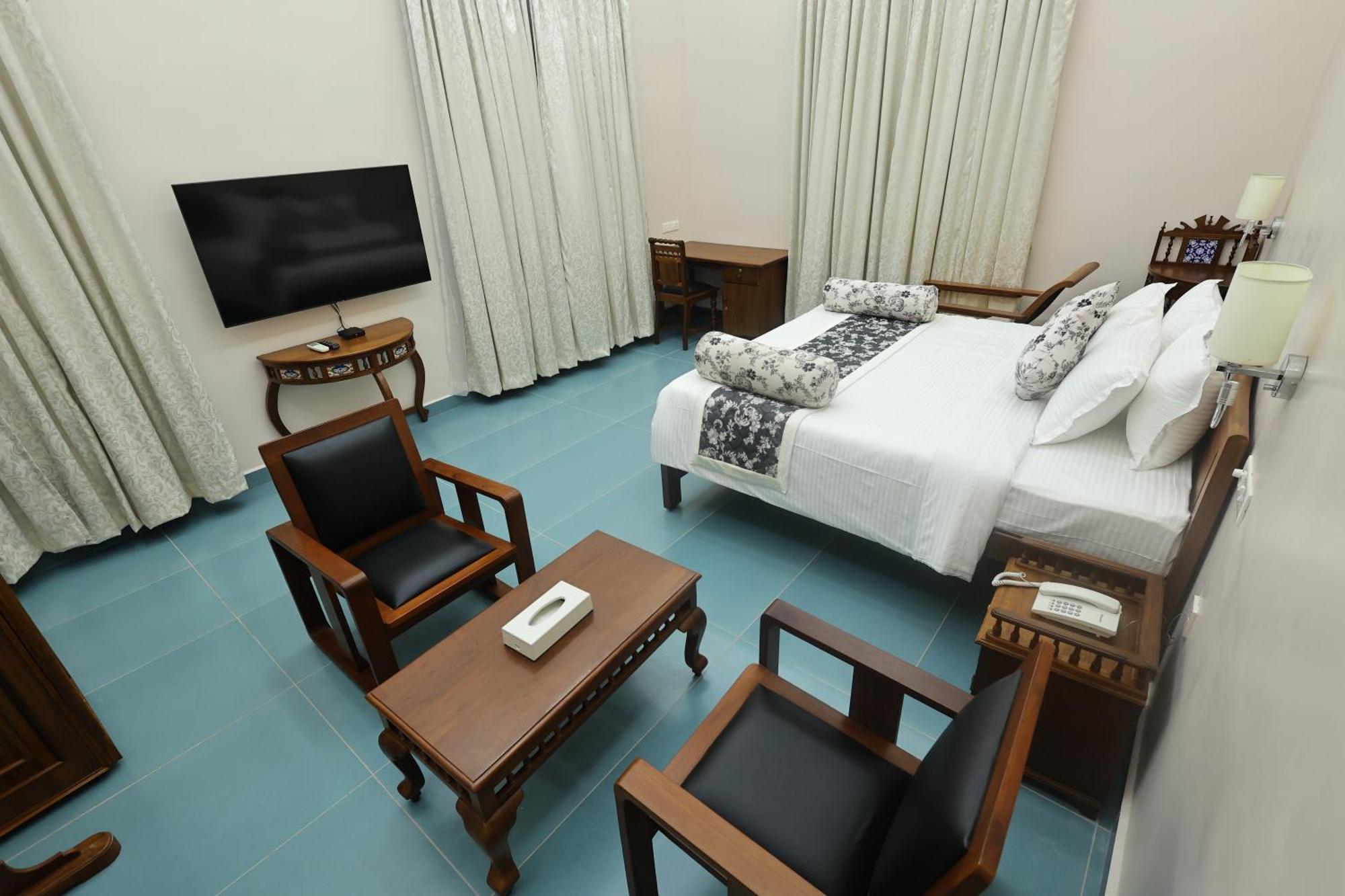 Le Colonial Suites Puducherry Eksteriør billede